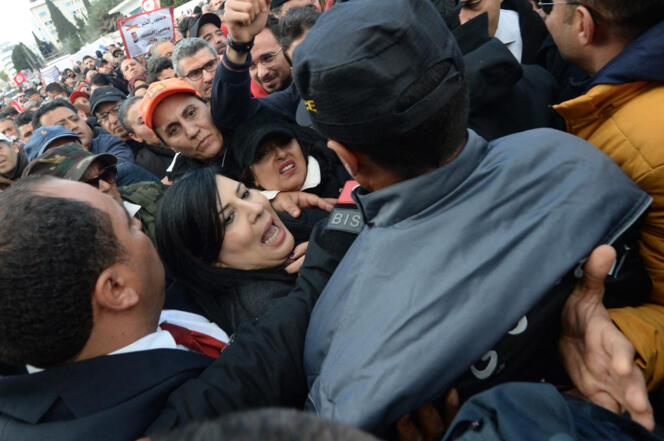 Abir Moussi, leader of the Free Destourian Party, at a demonstration against the Tunisian president in Carthage (Tunisia), January 14, 2023. 
