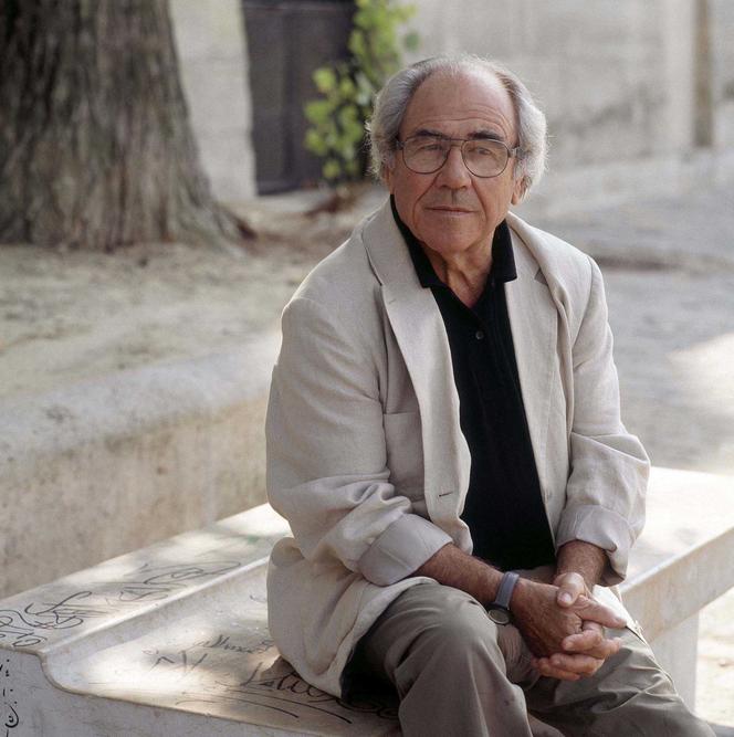 Le philosophe Jean Baudrillard, en 2000.