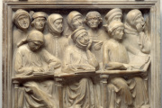 Tombe de Giovanni da Legnano, juriste à Bologne au XIVe siècle. Bas relief en marbre deJacobello et Pierpaolo Dalle Masegne. 