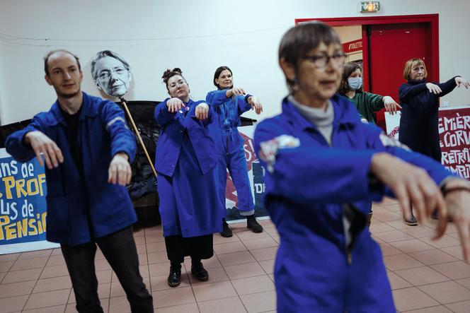 Rosies rehearse in a room, in Paris, on January 30, 2023.