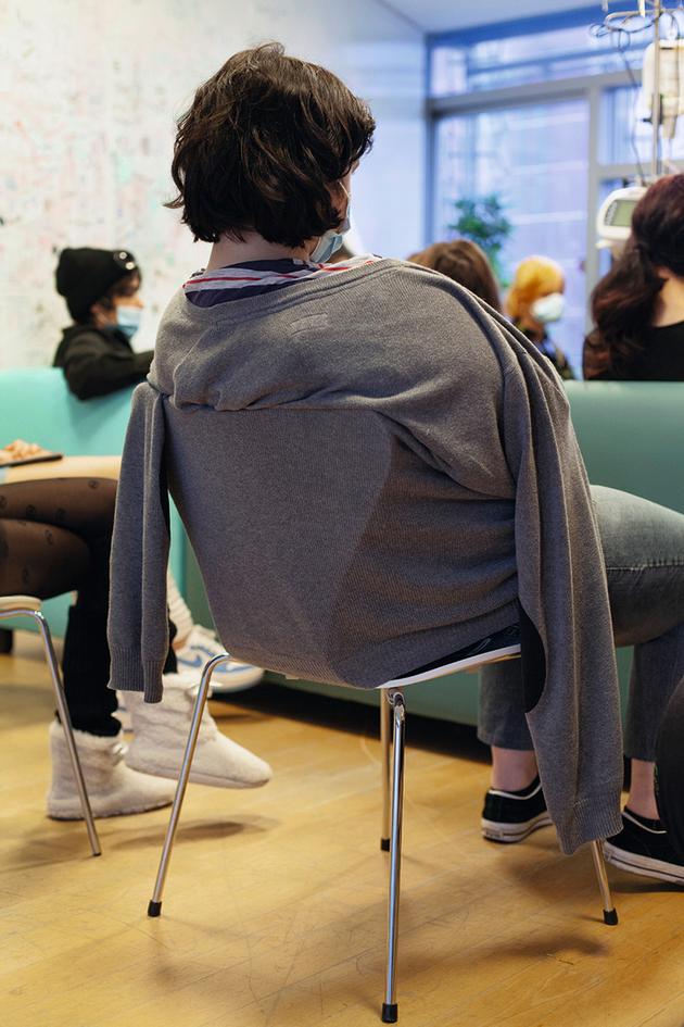 Lors d’un groupe de parole, à la Maison de Solenn. Ces séances font partie des soins obligatoires.