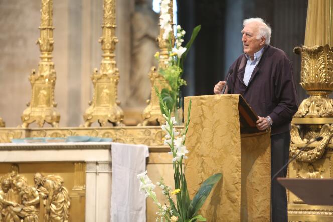 Jean Vanier, à l’Eglise Saint-Sulpice, à Paris, le 14 juin 2012. 