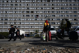 L’évacuation d’un squat par les CRS dans un immeuble de la cité Kalliste, dans les quartiers nord de Marseille, le 10 mai 2022. 