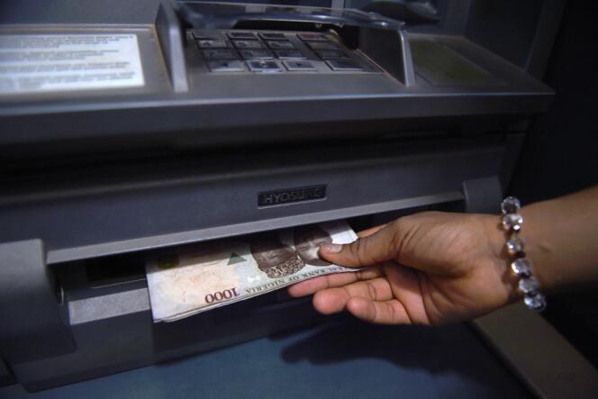 Un distributeur automatique de billets dans une banque à Asaba, dans l’Etat du Delta, en novembre 2016.