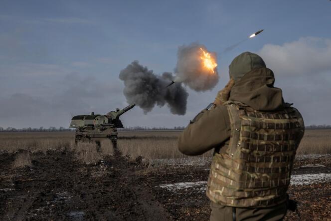 Un Panzerhaubitze 2000 ukrainien dans la région de Bakhmout, le 5 février 2023.