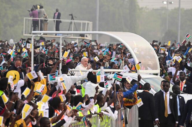 Le pape François à son arrivée pour la messe célébrée à Juba, dimanche 5 février 2023.