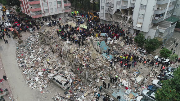 Κτίριο που κατέρρευσε, στα Άδανα της Τουρκίας, 6 Φεβρουαρίου 2023.