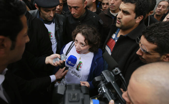 السلطات التونسية تمنع أميرة بوراوي من مغادرة البلاد