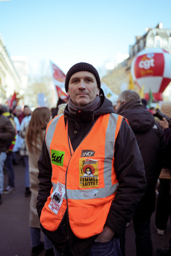 Basile Pot, 54 ans, travaille à l’Atelier TGV de Pantin. Lors de la troisième journée de mobilisation contre la réforme des retraites à Paris, le 7 février 2023.