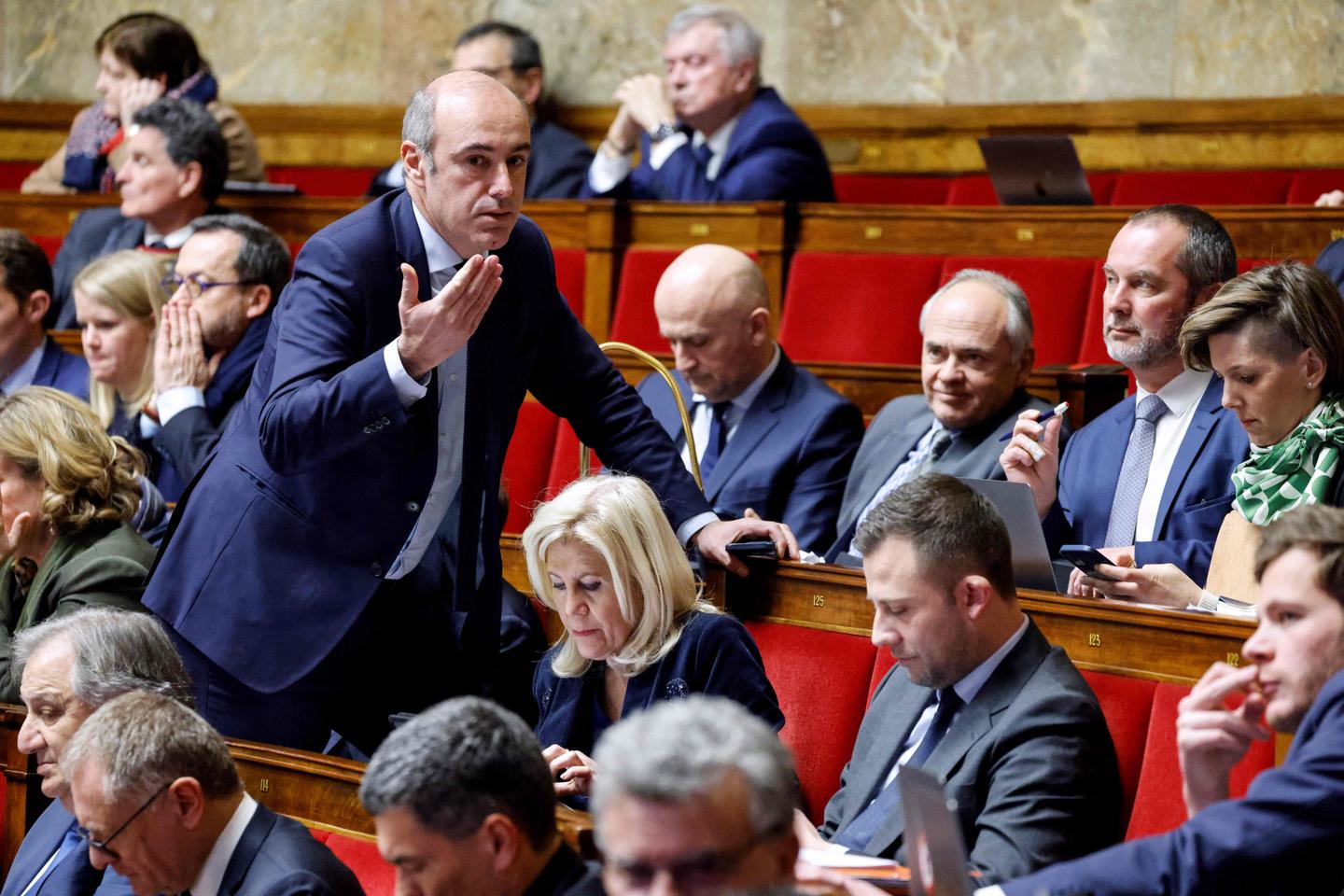 “La época en la que la derecha republicana pedía con una sola voz la jubilación a los 65 años parece haber terminado” “La época en la que la derecha republicana pedía con una sola voz la jubilación a los 65 años parece haber terminado”
