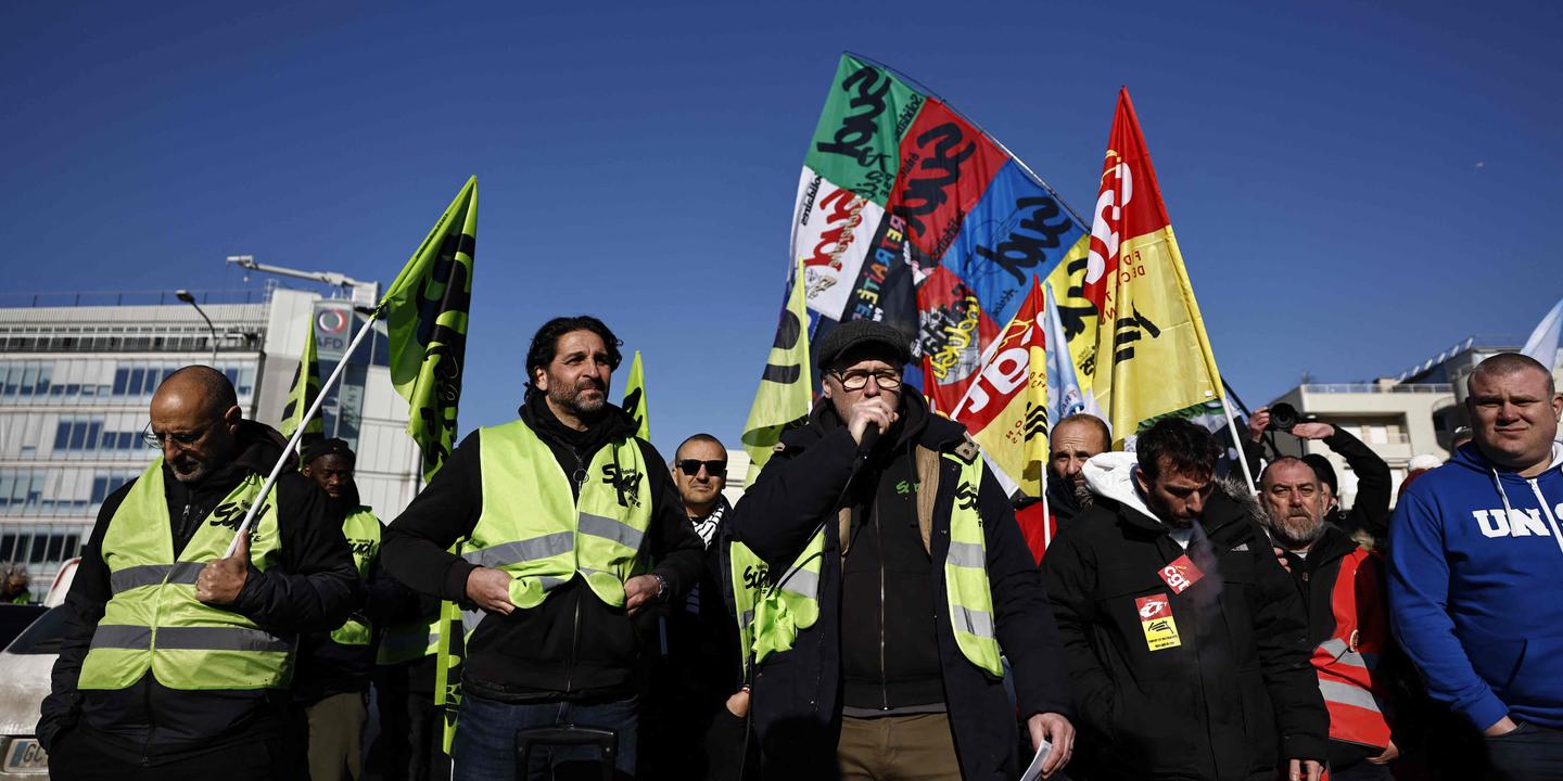 Gare de Lyon railway workers wonder about a renewable strike