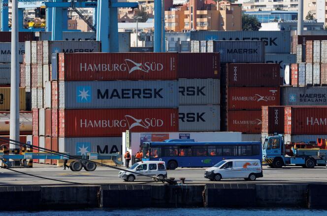 Containers of Maersk, in Algeciras (Spain), on January 19, 2023. The Danish tops the world ranking of the main dividend payers.