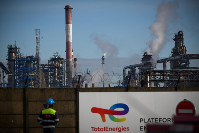 La raffinerie de pétrole TotalEnergies à Donges, dans l’ouest de la France, le 20 janvier 2023.