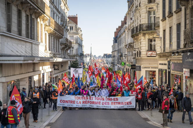 Manifestación contra el proyecto de reforma de las pensiones convocada por los distintos sindicatos, en Blois, el 7 de febrero de 2023. 
