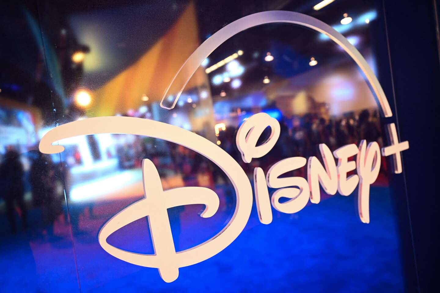 Disney perd des abonnées sur sa plateforme de streaming et licencie 7 000 employés