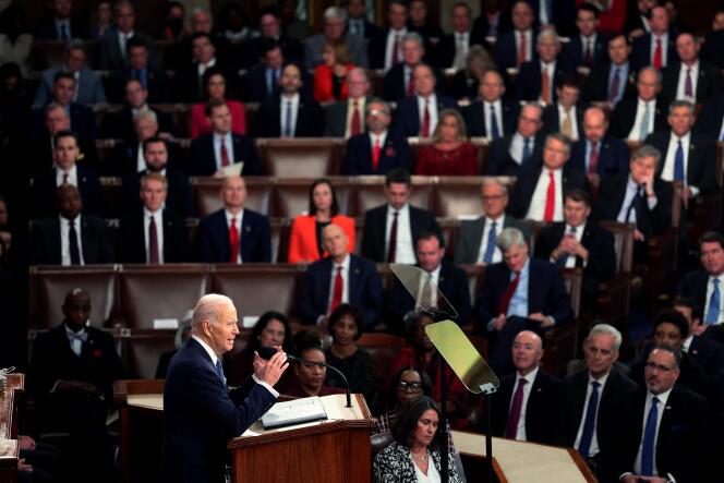 El presidente de los Estados Unidos, Joe Biden, pronuncia su discurso sobre el Estado de la Unión ante los legisladores estadounidenses en Washington el 7 de febrero de 2023.
