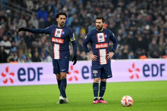 Les joueurs du PSG Marquinhos et Lionel Messi lors du match de Coupe de France entre l'Olympique de Marseille et le Paris Saint-Germain au Stade Vélodrome, à Marseille, le 8 février 2023. 