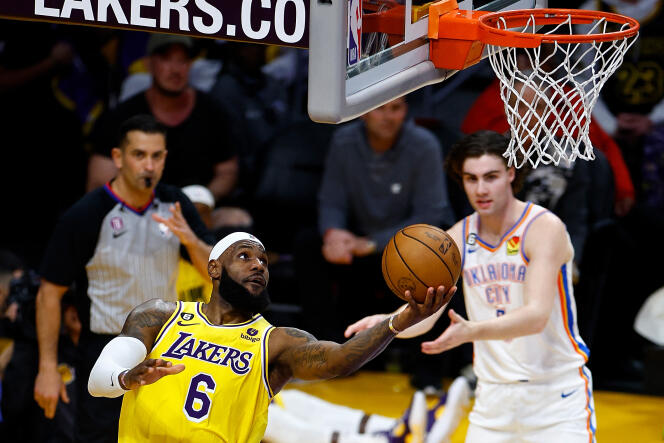 El jugador de baloncesto de Los Angeles Lakers, Lebron James, durante un partido de la NBA en Los Ángeles el 7 de febrero de 2023. 