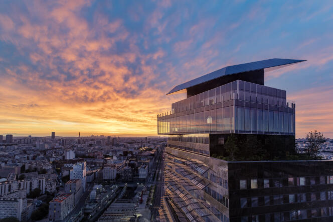 Le restaurant panoramique du Too Hôtel, au 25ᵉ étage de la tour Duo 2, à Paris, en juin 2022.