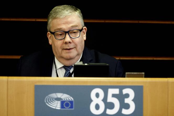 Marc Tarabella, durante una sesión en el Parlamento Europeo, en Bruselas, el 2 de febrero de 2023.
