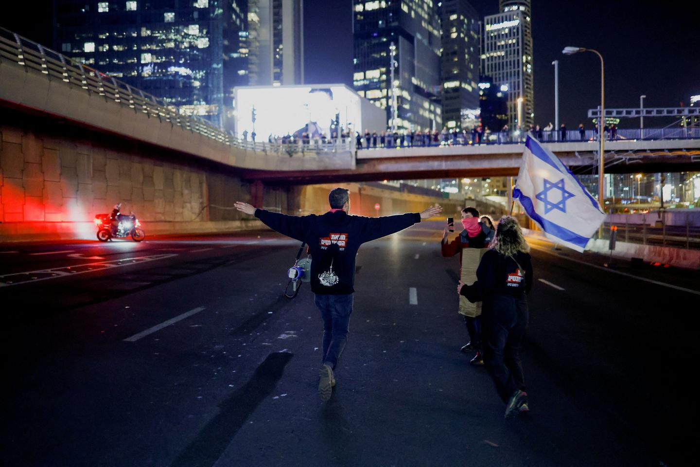 En Israel, decenas de miles de manifestantes contra la reforma de la justicia