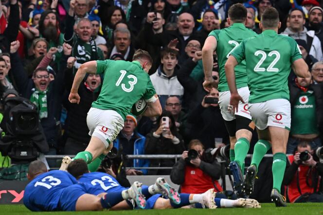 Al final del partido, el centro Garry Ringrose anotó el cuarto ensayo irlandés, el sábado 11 de febrero de 2023 en el Estadio Aviva de Dublín.