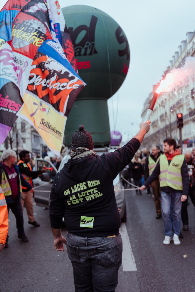 Lors d’une manifestation contre la réforme des retraites, à Paris, le 11 février 2023.