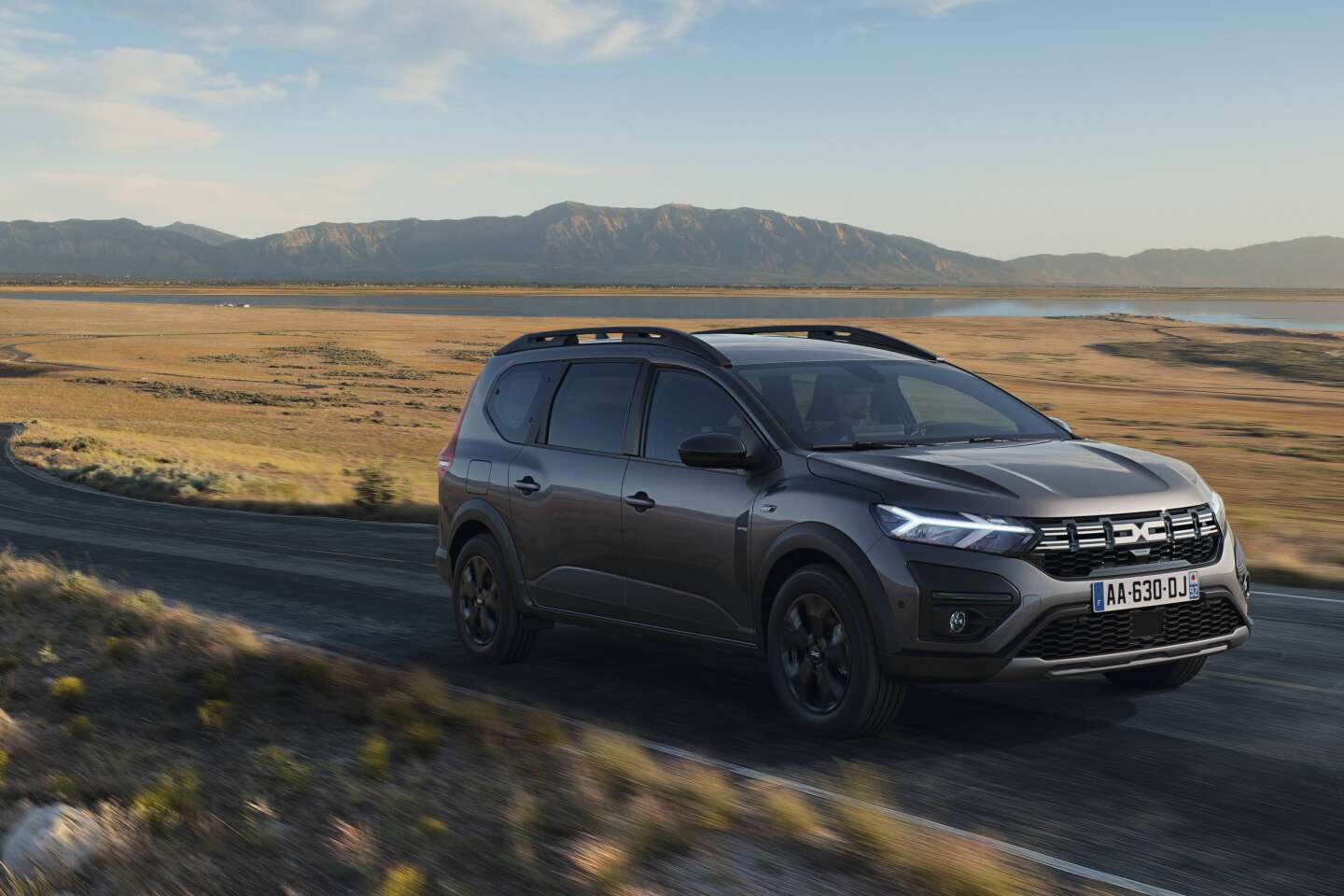 Dacia s'éloigne d'un modèle low cost et dope les ventes de Renault