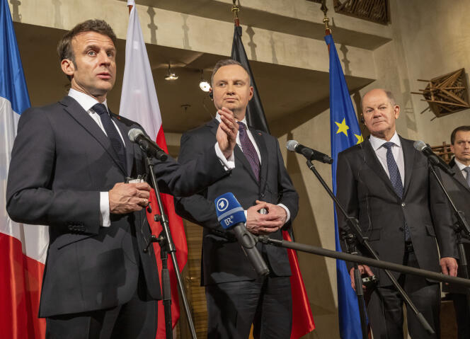 El presidente francés Emmanuel Macron, el presidente polaco Andrzej Duda y el canciller alemán Olaf Sholz hablan con la prensa en la Conferencia de Seguridad en Munich el 17 de febrero de 2023. 