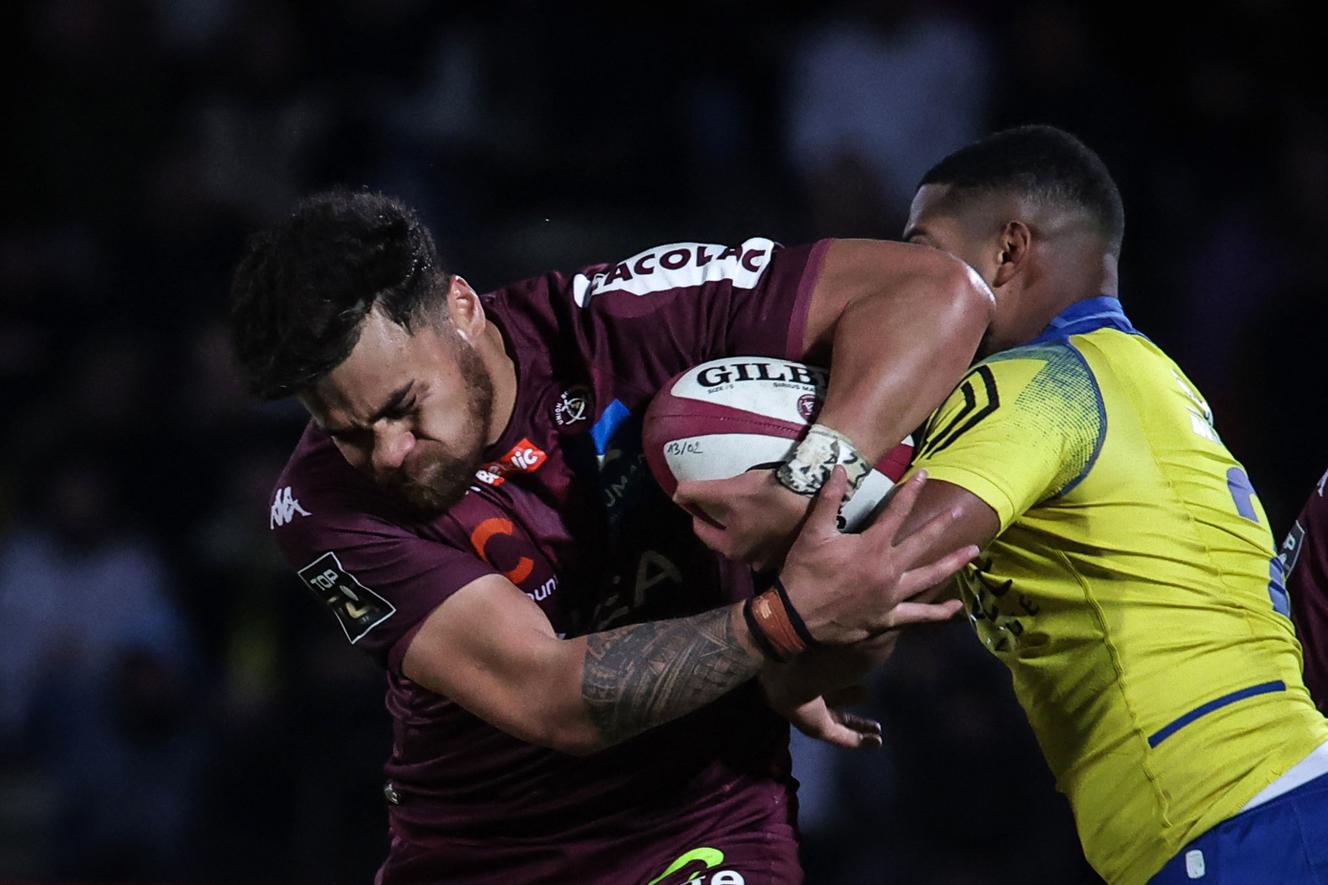 Pese a la ausencia de varios internacionales, el bordelés de Tani Vili (balón en mano) derrotó al Clermont (18-9), el domingo 19 de febrero, en el Top 14.
