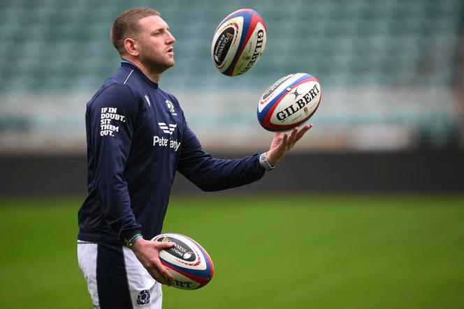 El medio mosca escocés Finn Russell en el Twickenham Stadium de Londres el 3 de febrero de 2023.