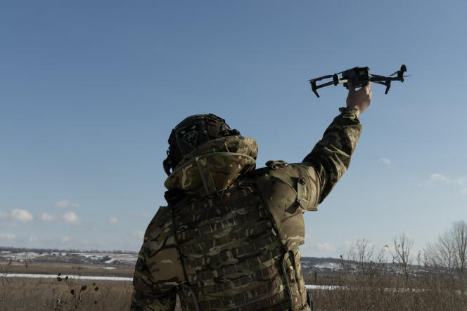 Una unidad de reconocimiento de drones del batallón Sturm, adscrita a una brigada de defensa territorial, cerca de Kreminna, en Donbass (Ucrania), 17 de febrero de 2023.