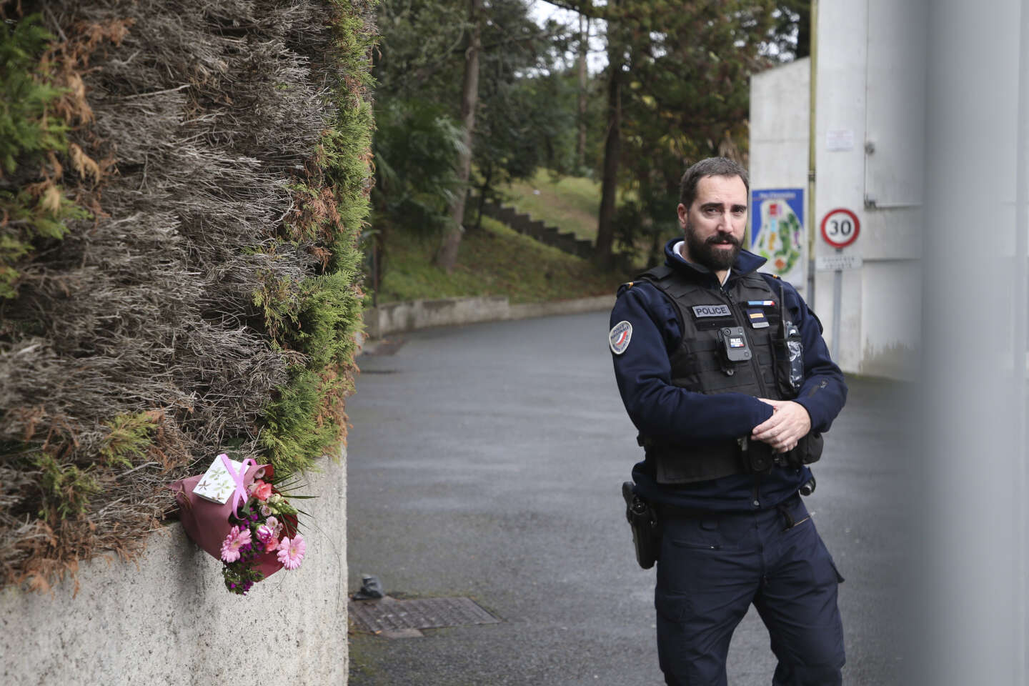 A Saint-Jean-de-Luz, l'enquête se poursuit sur les motivations de l'élève  qui a tué sa professeure