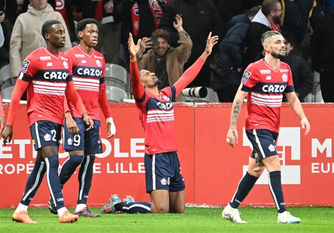 El defensa del LOSC Alexsandro celebra su gol contra el Brest, en el estadio Pierre Mauroy de Villeneuve-d'Ascq, cerca de Lille, el 24 de febrero de 2023.