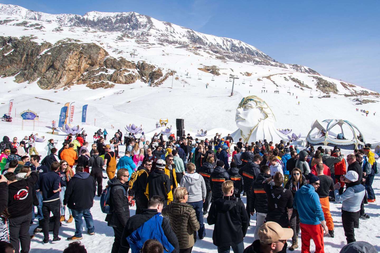 With the Tomorrowland festival, the resort of Alpe-d’Huez is ready to do anything to attract new customers