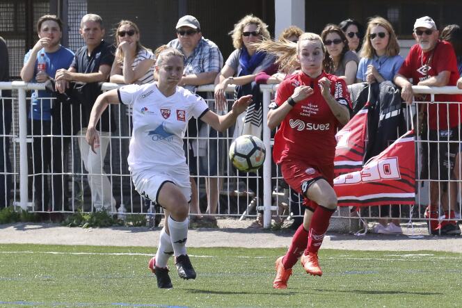 Lors du match entre  le Dijon Football Côte-d’Or et le Football féminin Nîmes Métropole Gard, à Dijon, le 20 mai 2018.