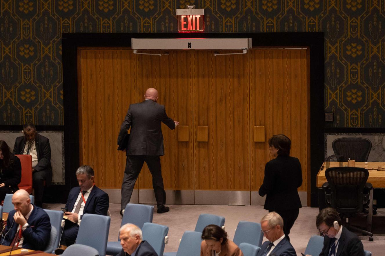 El representante de Rusia ante Naciones Unidas, Vassily Nebenzia, abandonó la reunión de los miembros del Consejo de Seguridad el pasado 23 de febrero.