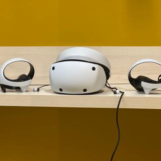 On a teste le PlayStation VR 2 le nouveau casque de realite virtuelle de Sony