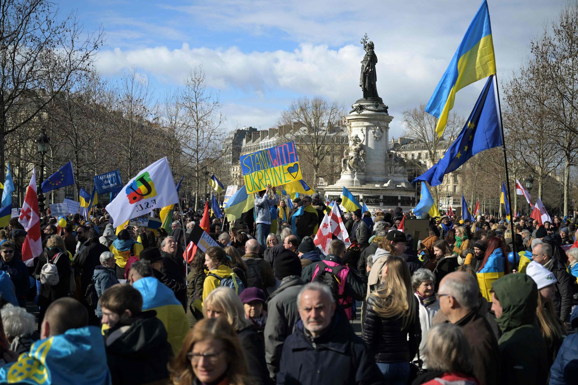 Concentración en la Place de la République de París, sábado 25 de febrero de 2023.