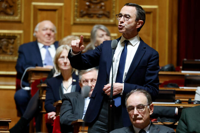 Bruno Retailleau, presidente del grupo Les Républicains en el Senado, en el hemiciclo de la Cámara Alta, en París, el 1 de febrero de 2023.