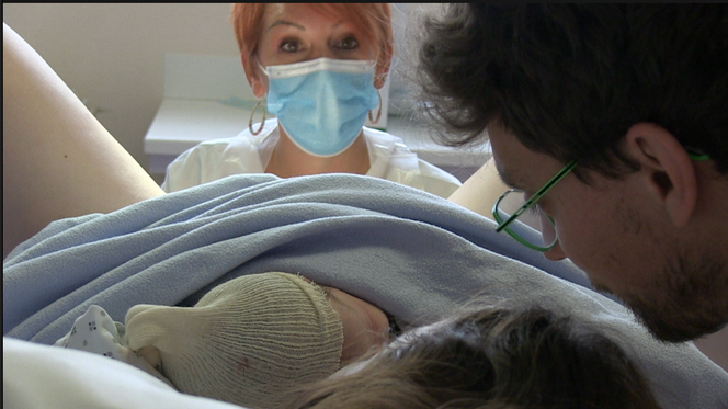 « Salle des naissances », un documentaire de Carine Lefebvre-Quennell.