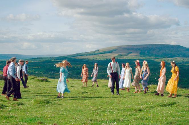 The “rince fada” is one of the most unusual Irish dances.