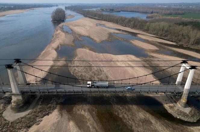 El puente de Montjean-sur-Loire (Maine-et-Loire), 2 de marzo de 2023. 