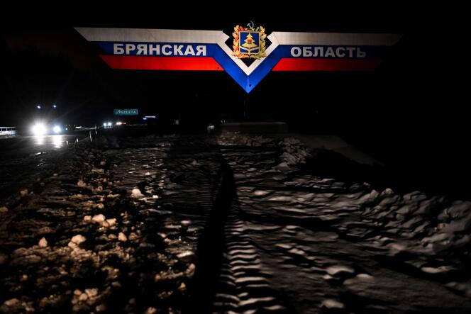 Un cartel que indica la entrada a Bryansk Oblast, Rusia, 2 de marzo de 2023.