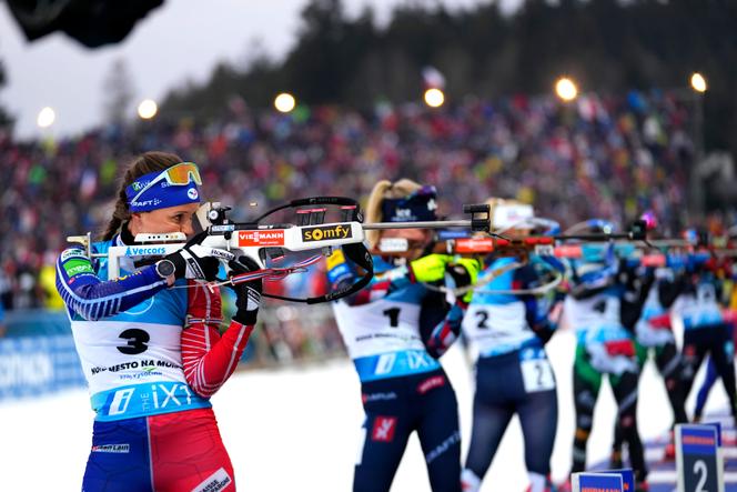 Anaïs Chevalier-Bouchet finished third in the pursuit of the World Cup stage in Nove Mesto. 