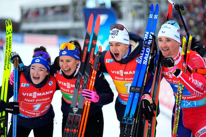 Lou Jeanmonnot, Caroline Colombo, Eric Perrot and Fabien Claude won the mixed relay on Sunday in Nove Mesto. 