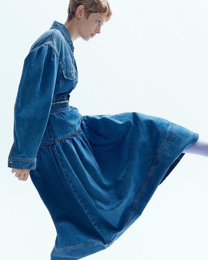 Astrid skirt and Odette jacket, in denim, Ulla Johnson.  Polyamide and elastane tights, Falke.