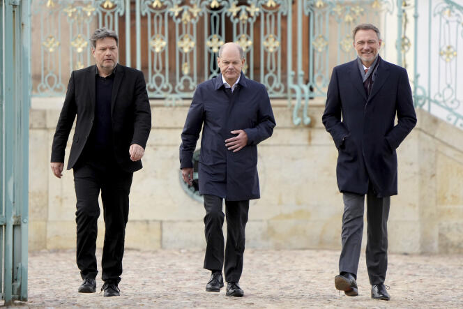 From left to right, Robert Habeck, Minister of the Economy, Chancellor Olaf Scholz and Christian Lindner, Minister of Finance, in Gransee, near Berlin, on March 6, 2023.