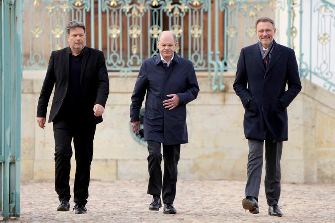 From left to right, Robert Habeck, Minister of the Economy, Chancellor Olaf Scholz and Christian Lindner, Minister of Finance, in Gransee, near Berlin, on March 6, 2023.