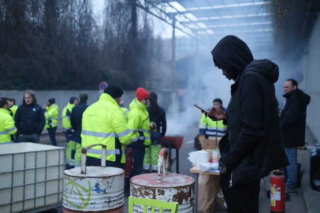 On the picket line at the Ivry-sur-Seine (Val-de-Marne) incinerator, March 7, 2023.